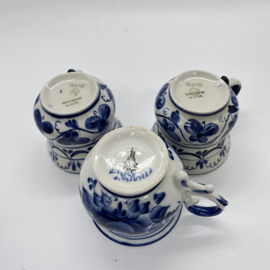 Набор из 3 чашек с расписным растительным декором, фарфор, роспись, Объединение «Гжель», СССР, 1970-1990 гг.