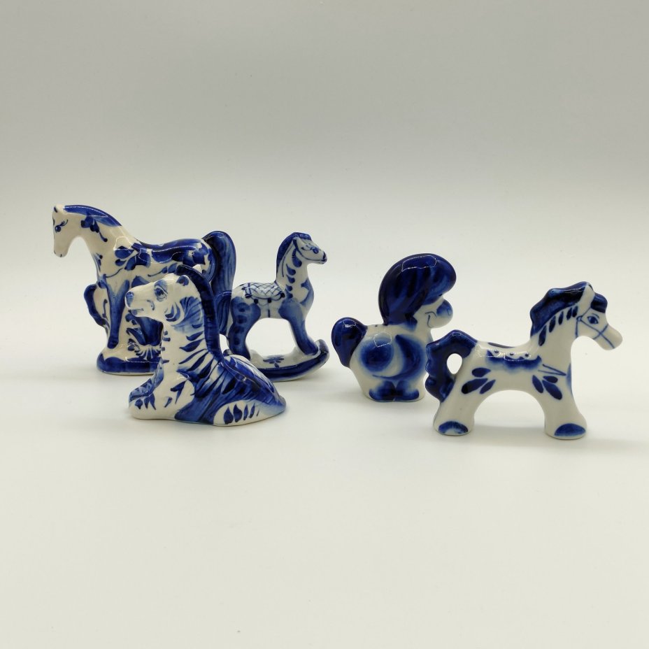 Набор из пяти статуэток "Лошади", Гжель