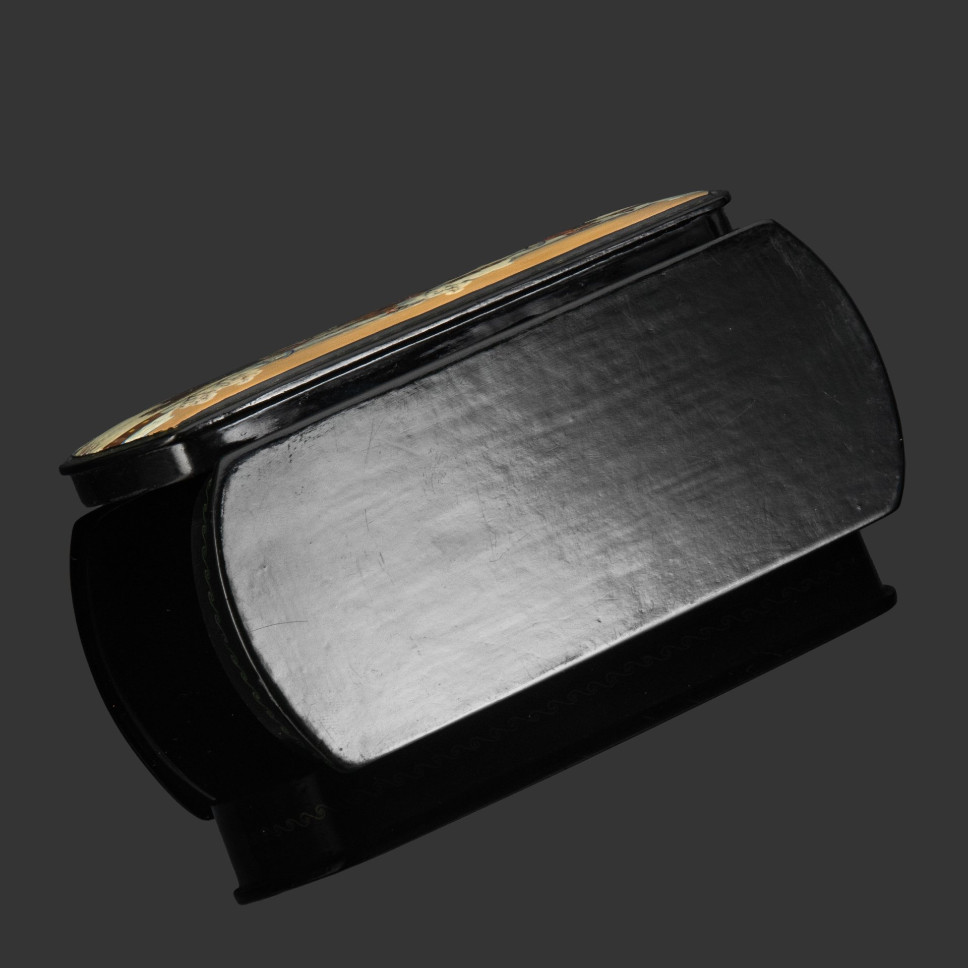 Шкатулка с лаковой миниатюрой "Тройки", автор Котов (?), папье-маше, темпера, лаки, 2010-2015 гг.