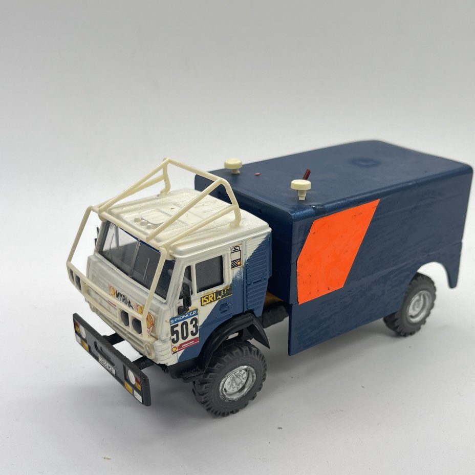Модель автомобиля "Камаз ралли №503"