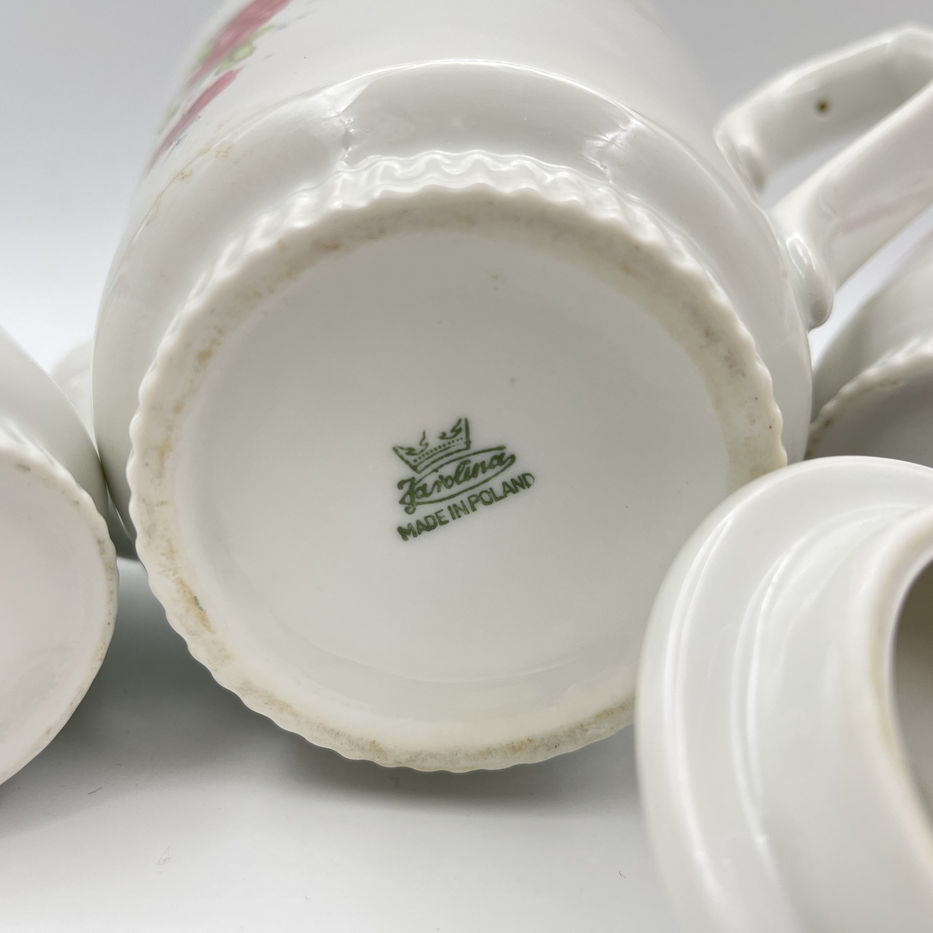 Сервиз чайный с декором в виде роз на 6 персон (15 предметов), фарфор, деколь, Karolina (Фарфоровая мануфактура «Каролина», Польша), Польша, 1957-1990 гг.