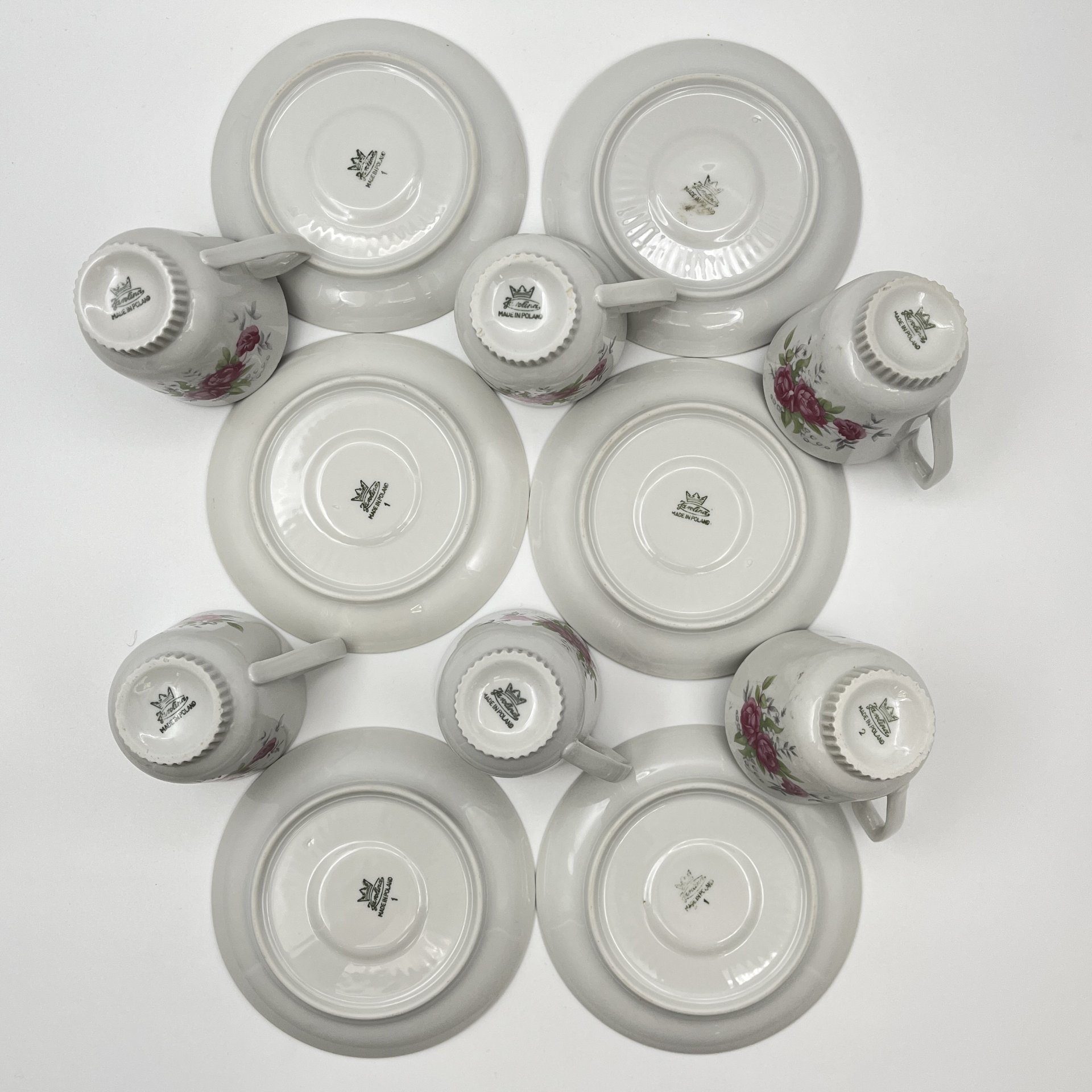 Сервиз чайный с декором в виде роз на 6 персон (15 предметов), фарфор, деколь, Karolina (Фарфоровая мануфактура «Каролина», Польша), Польша, 1957-1990 гг.
