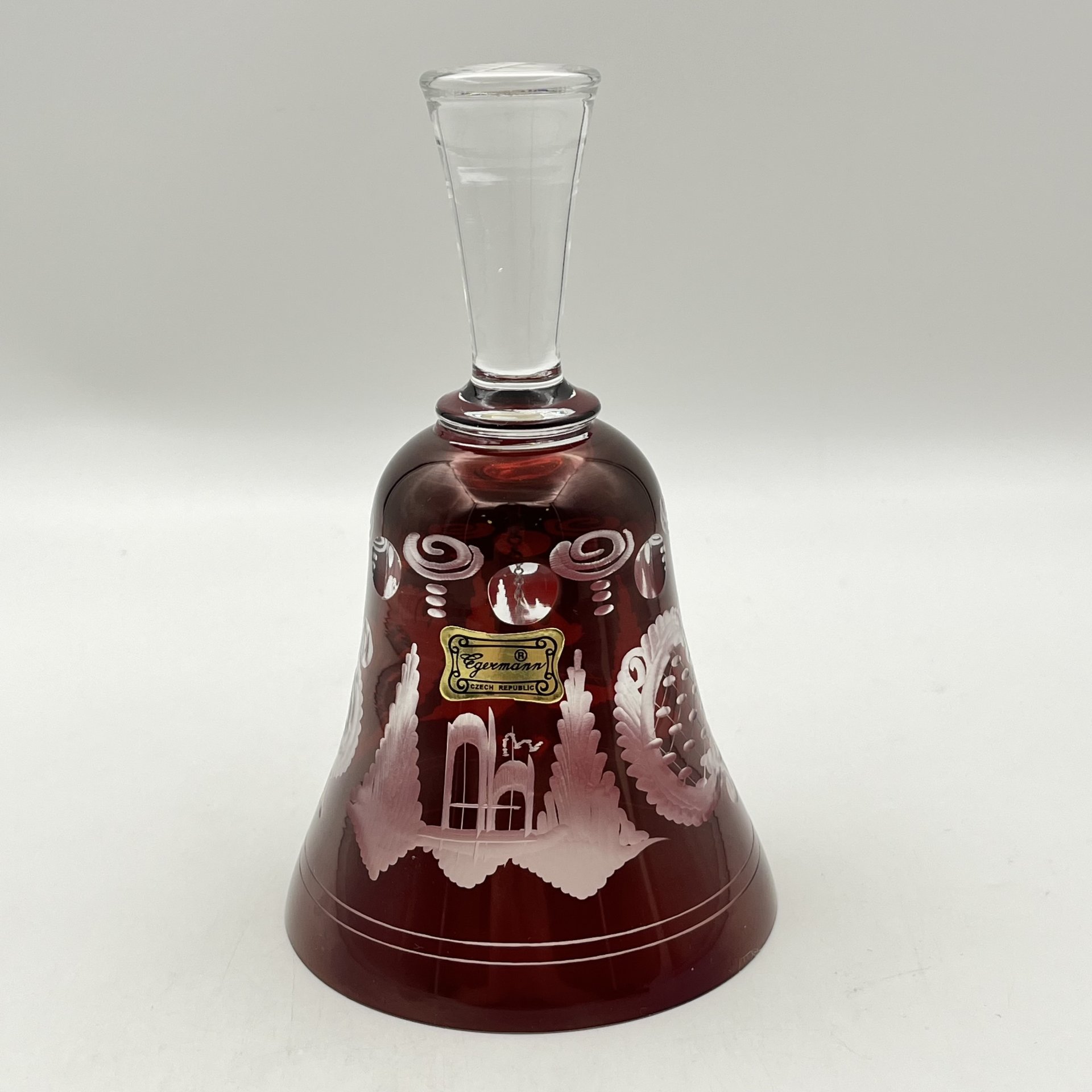 Колокольчик рубинового цвета, украшенный растительным декором, Egermann