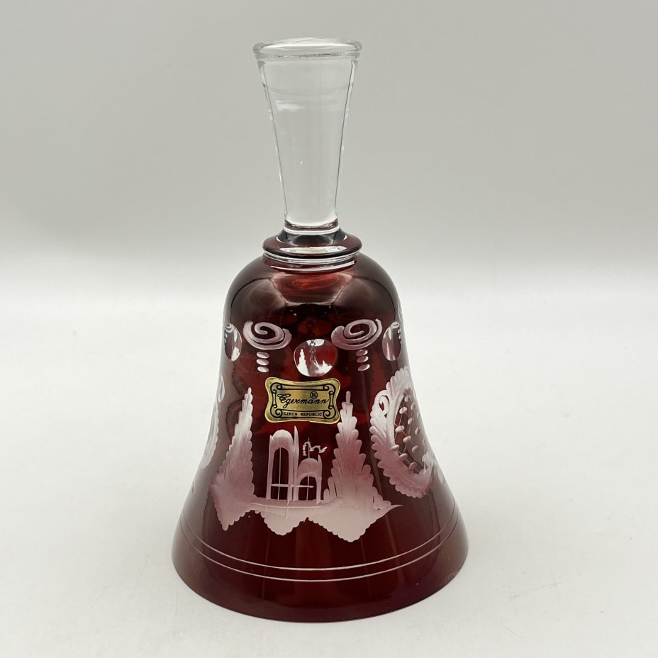 Колокольчик рубинового цвета, украшенный растительным декором, Egermann