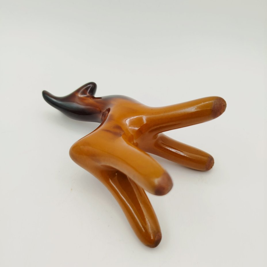 Статуэтка "Олененок", авторы Надежда Ефимовна и Валерий Семенович Проторьевы, керамика, поливы, Васильковский майоликовый завод, СССР, 1960-1970 гг.