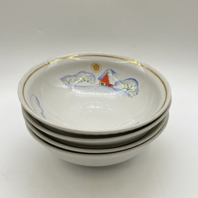 4 суповые тарелки из набора детской посуды "Зимние забавы", автор формы В. Г. Спица, фарфор, деколь, золочение, Тернопольский фарфоровый завод, СССР, 1970-1990 гг.