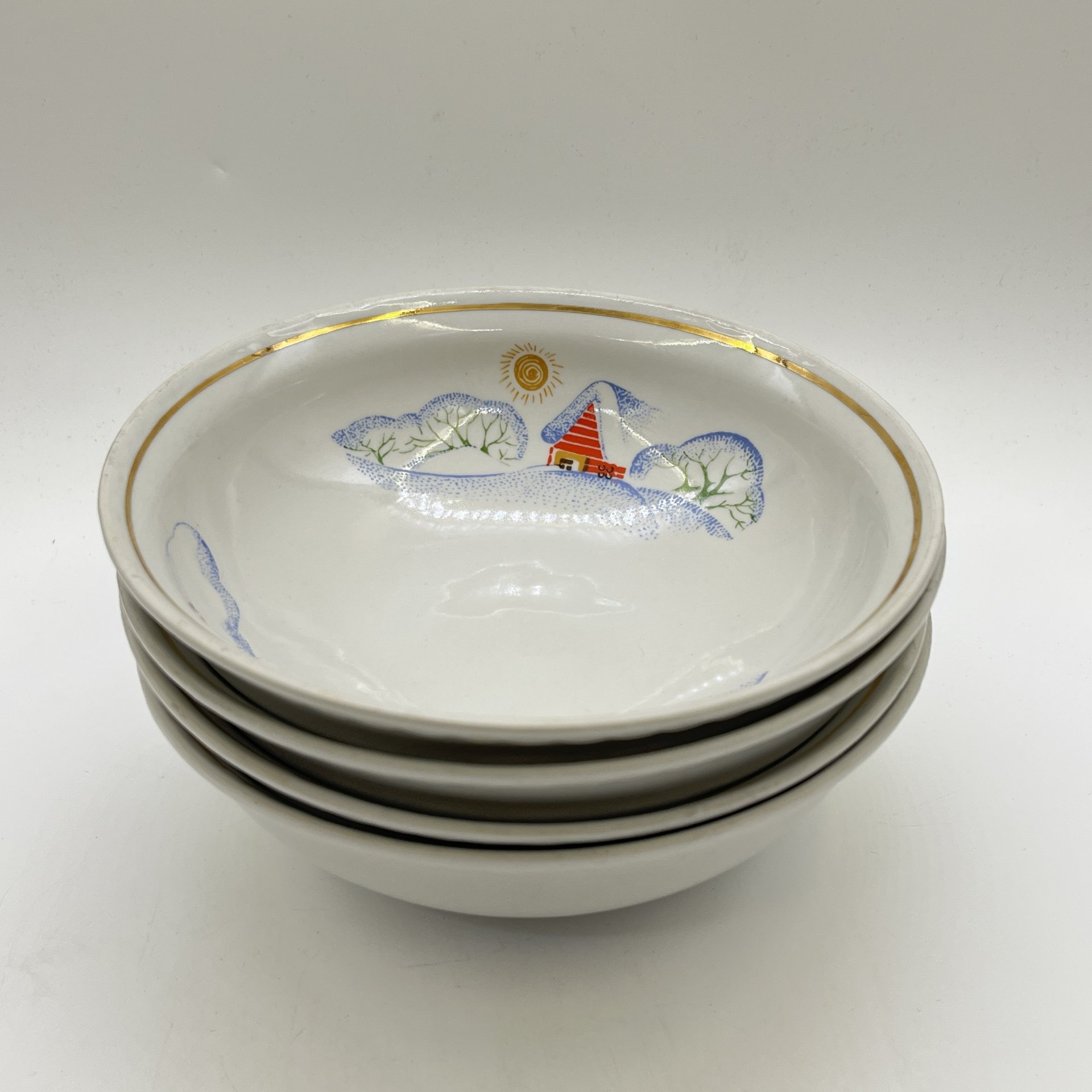 4 суповые тарелки из набора детской посуды "Зимние забавы", автор формы В. Г. Спица, фарфор, деколь, золочение, Тернопольский фарфоровый завод, СССР, 1970-1990 гг.