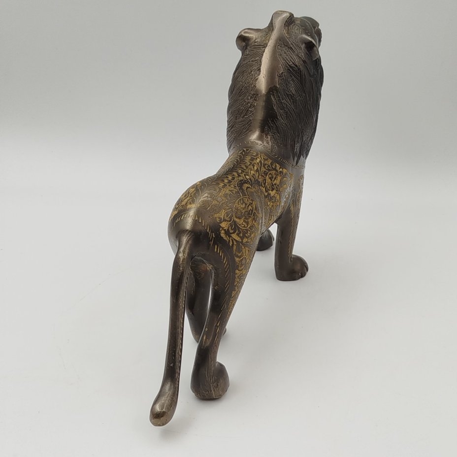 Статуэтка в восточном стиле "Лев" с растительным декором