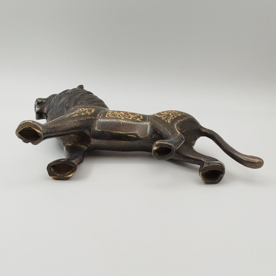 Статуэтка в восточном стиле "Лев" с растительным декором