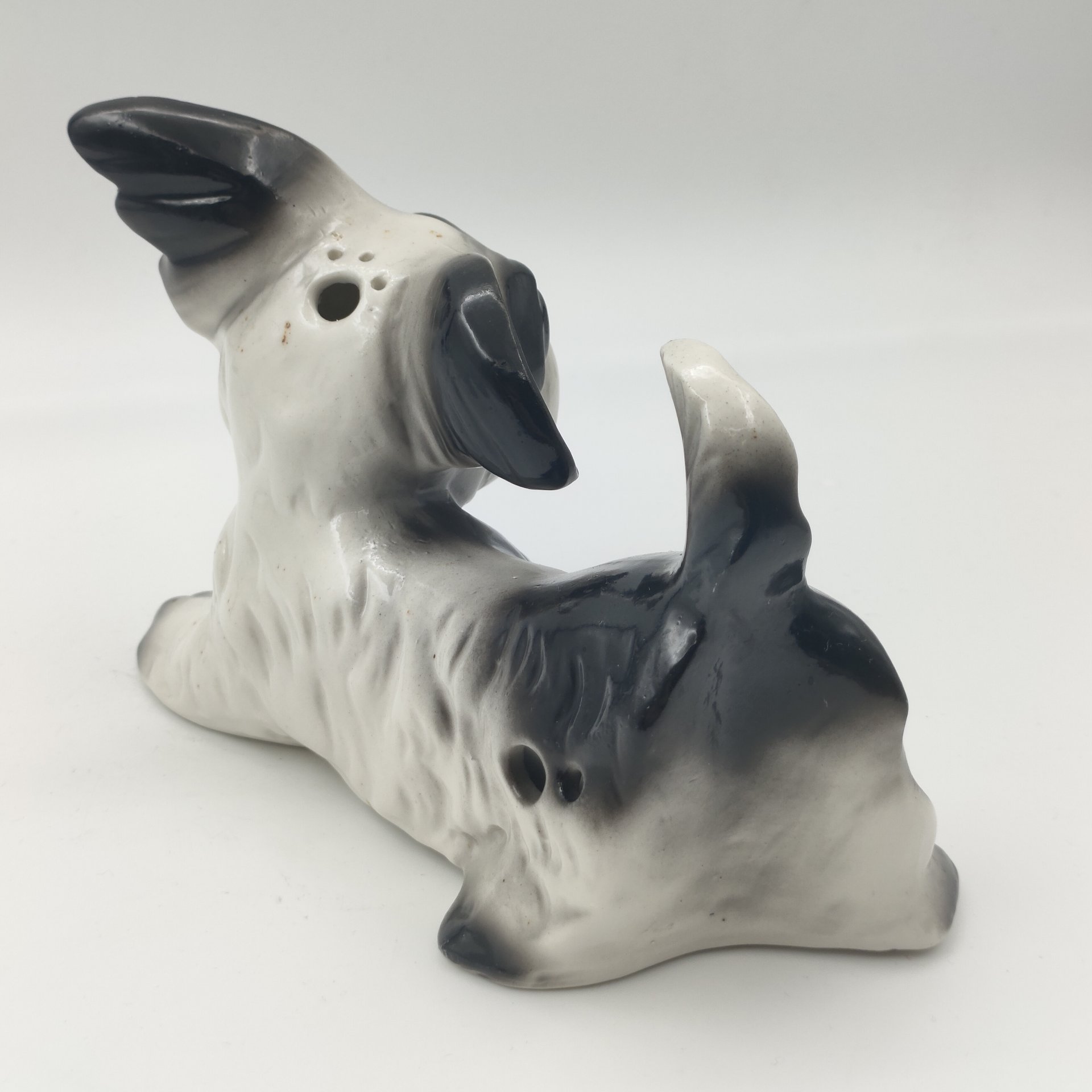 Плафон для светильника-ночника "Играющий терьер", фарфор, роспись, Fasold & Stauch Bock Wallendorf, Германия, 1950-1972 гг.