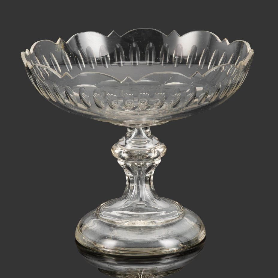 Ваза (фруктовница) с фигурным краем и декором "овальные ямки" в один ряд, стекло, гранение, шлифовка, Мальцовский стекольный завод, Российская империя, 1880-1915 гг.