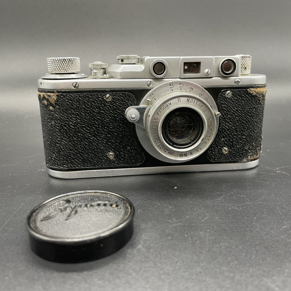Фотоаппарат "Зоркий" с объективом "Индустар 22" в оригинальном кофре и коробке, Красногорский механический завод (КМЗ)