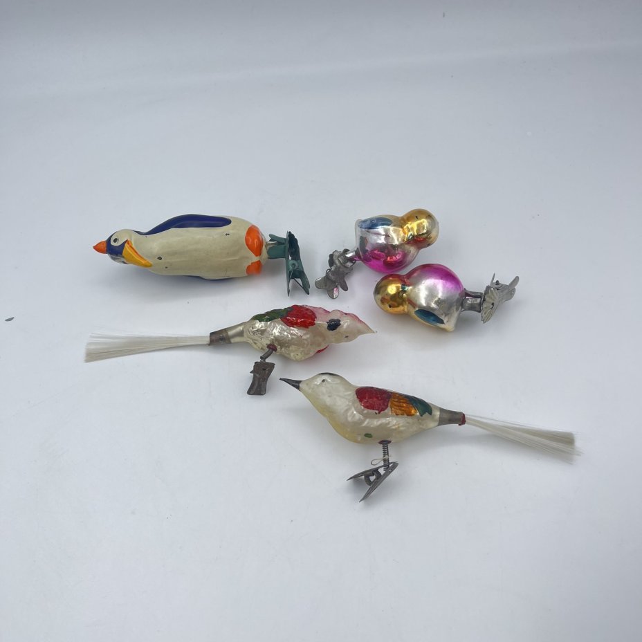 Набор из пяти ёлочных игрушек в форме птиц на прищепках