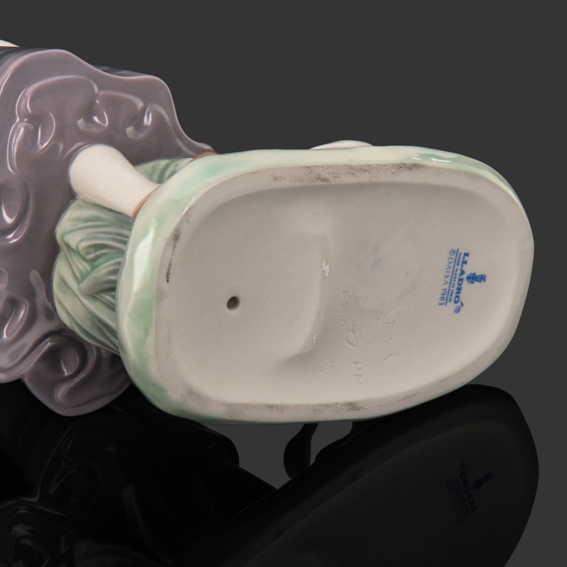 Статуэтка "Девочка кормит гусей", фарфор, роспись, Lladro, Испания, 1983 г.