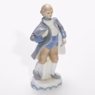 Статуэтка "Кавалер", фарфор, роспись, Китай, 2000-2010 гг.