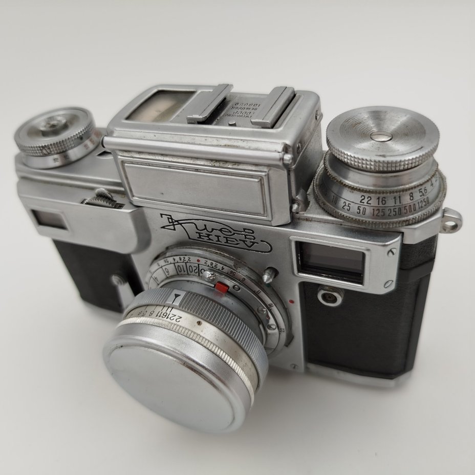 Фотоаппарат "Киев-4" с объективом "Юпитер-8", металл, стекло, кожа, полимерный материал, Киевский завод «Арсенал», Киевский завод «Арсенал»