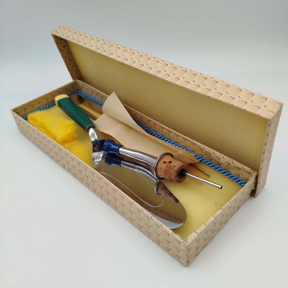 Набор для подачи  закусок (лопатка, пробка для бутылки, щипцы), Alfred Sander KG, металл, ручка - пластик, Германия, 1960-1980 гг.