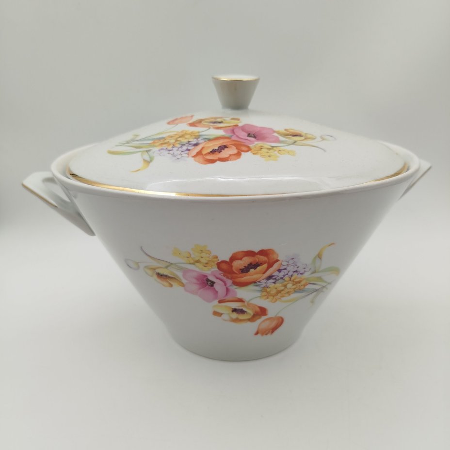 Супница трапецевидной формы с цветочным декором, фарфор, деколь, золочение, Chodziez, Польша, 1964-1990 гг.