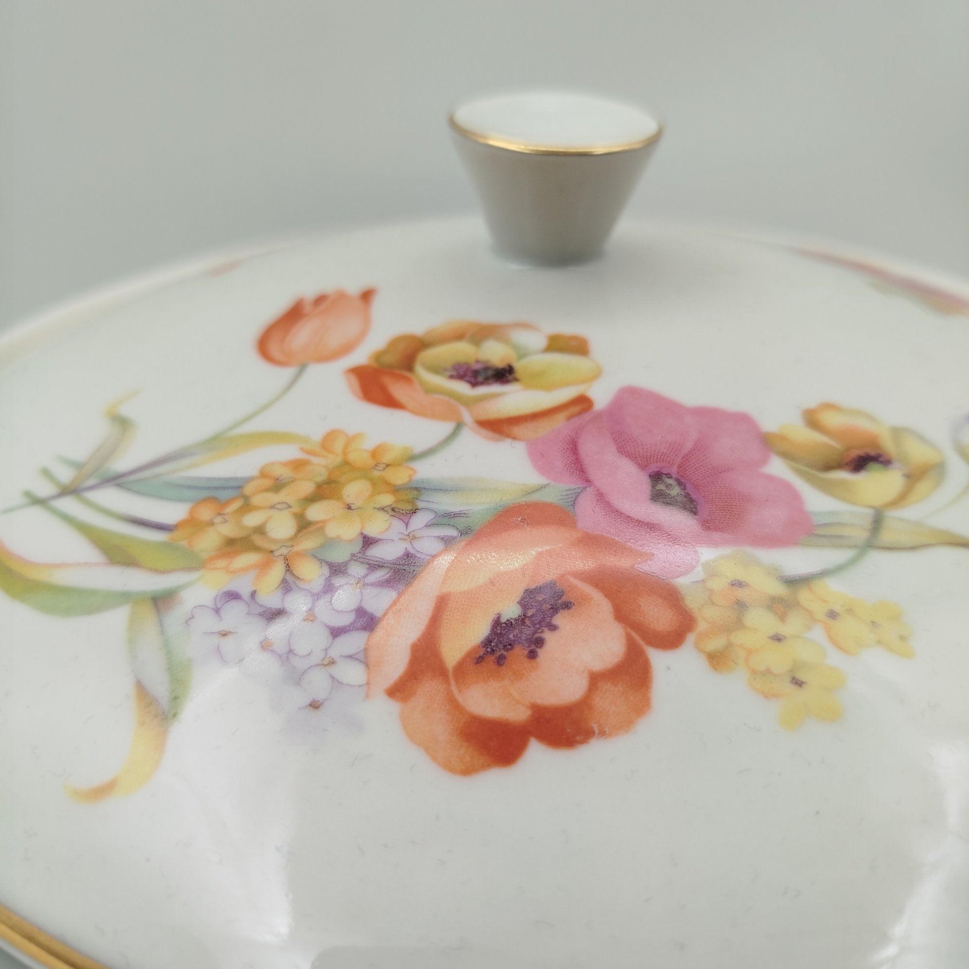 Супница трапецевидной формы с цветочным декором, фарфор, деколь, золочение, Chodziez, Польша, 1964-1990 гг.