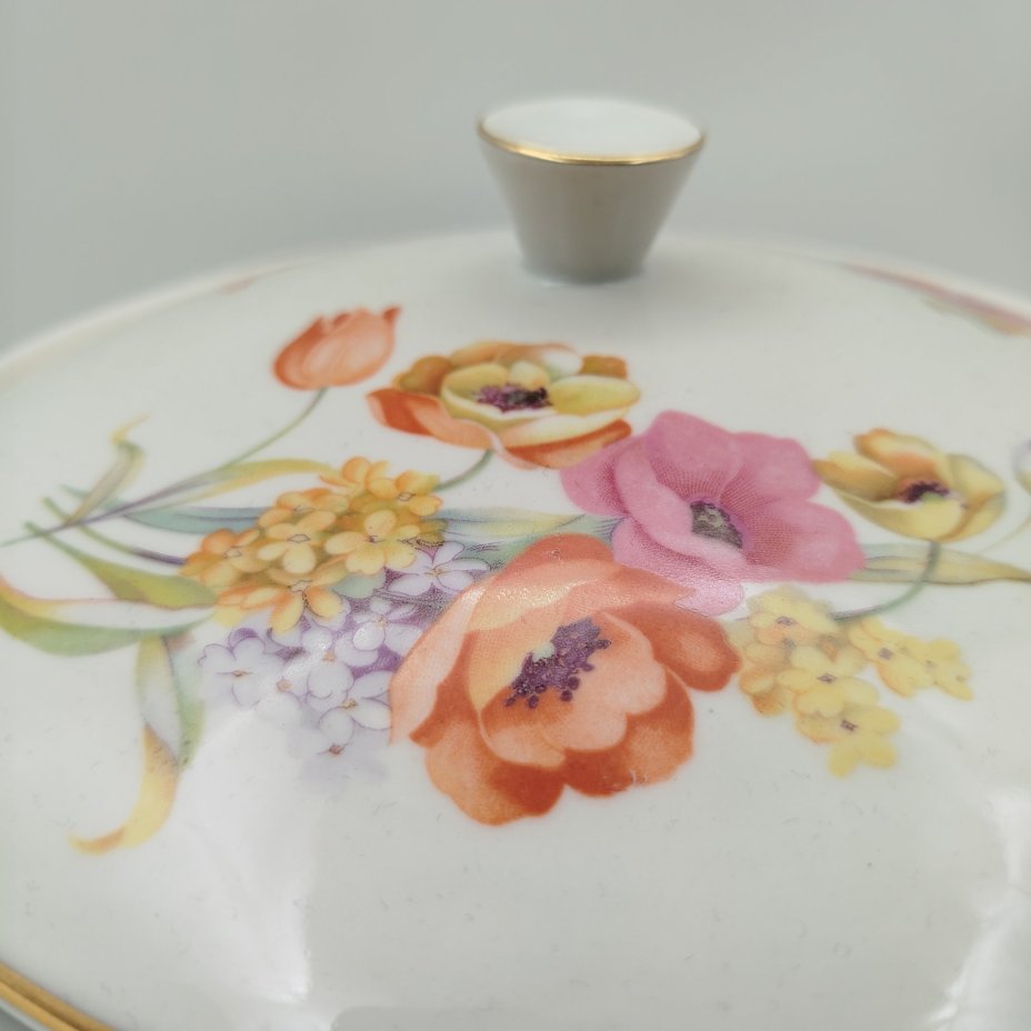 Супница трапецевидной формы с цветочным декором, фарфор, деколь, золочение, Chodziez, Польша, 1964-1990 гг.