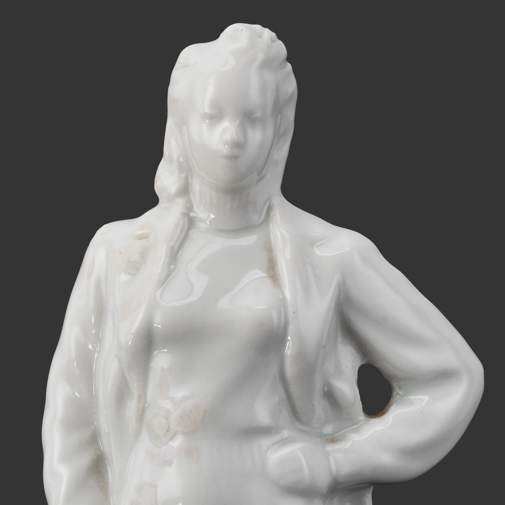 Скульптура "Девушка-геолог", автор А.Д. Бржезицкая, фарфор, Дулевский фарфоровый завод (Дулёво), СССР, 1940-1950 гг.