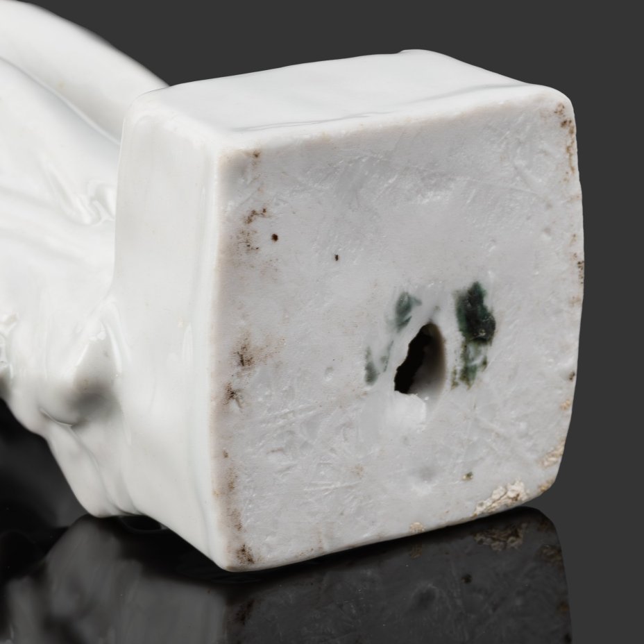 Скульптура "Девушка-геолог", автор А.Д. Бржезицкая, фарфор, Дулевский фарфоровый завод (Дулёво), СССР, 1940-1950 гг.