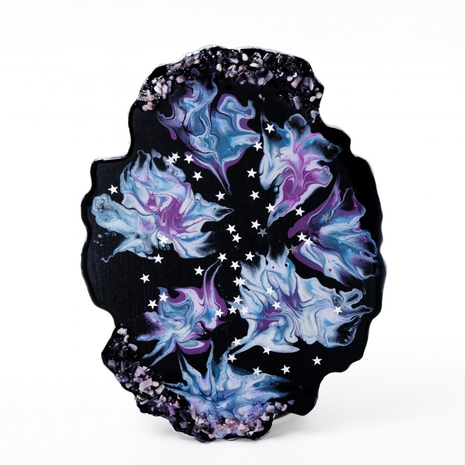 Блюдо сервировочное "Мотыльки", авторская работа в технике Resin Art, глянцевое 3D покрытие, камень, Россия, 2021 г.