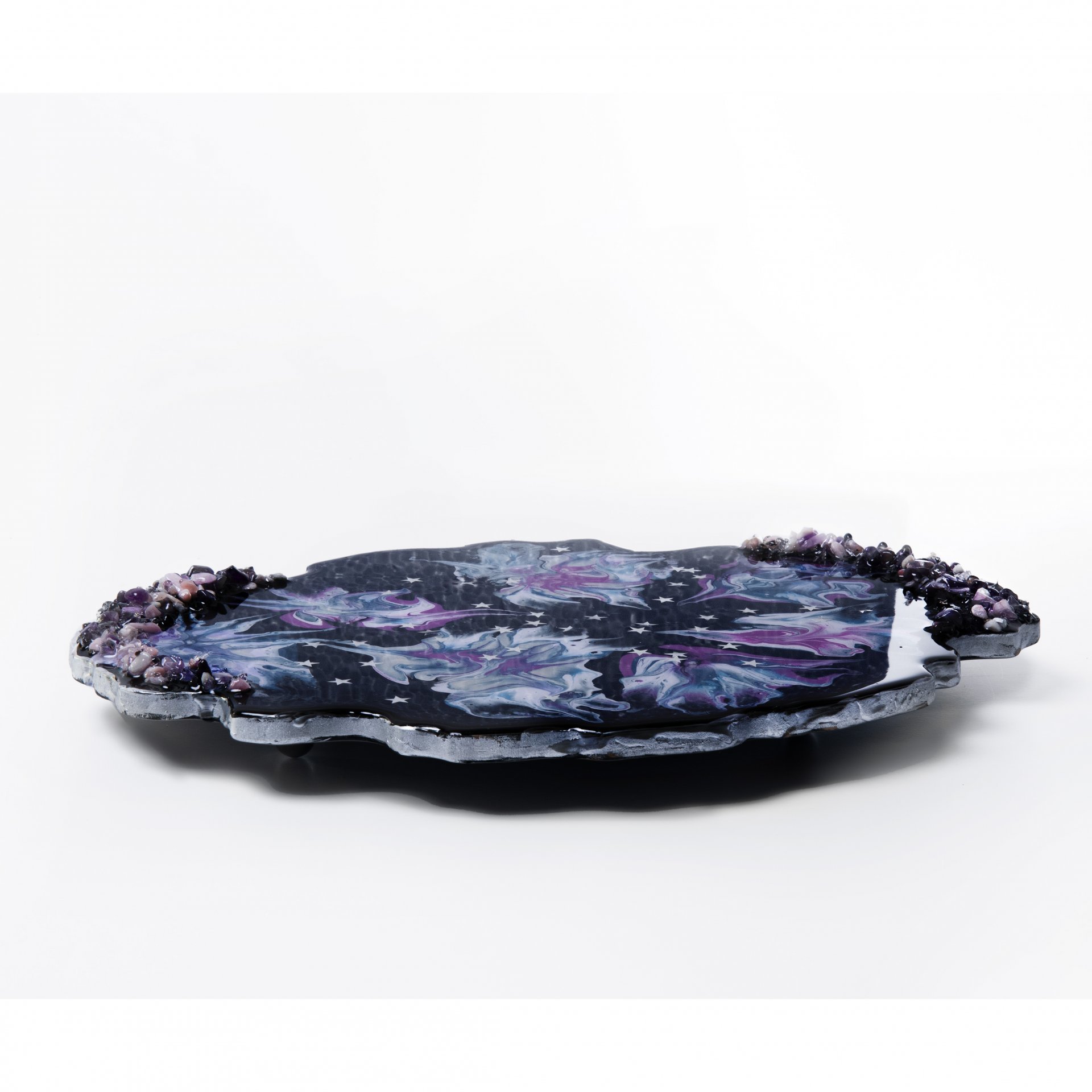 Блюдо сервировочное "Мотыльки", авторская работа в технике Resin Art, глянцевое 3D покрытие, камень, Россия, 2021 г.