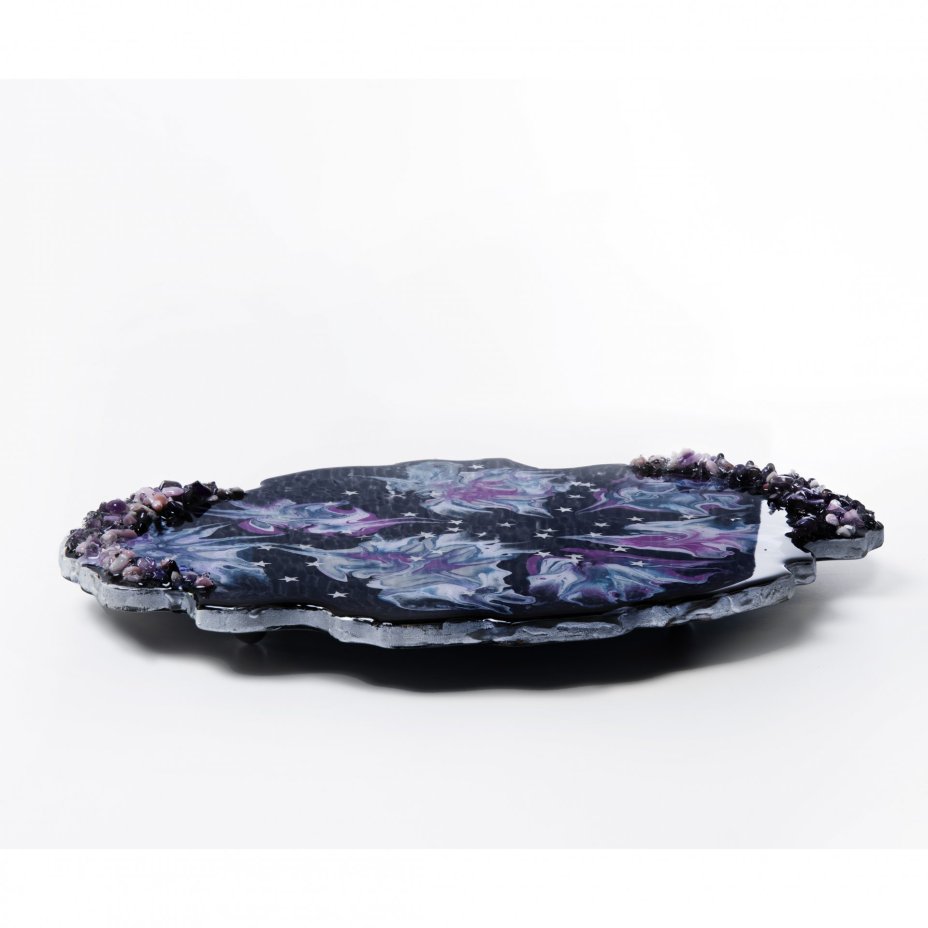 Блюдо сервировочное "Мотыльки", авторская работа в технике Resin Art, глянцевое 3D покрытие, камень, Россия, 2021 г.