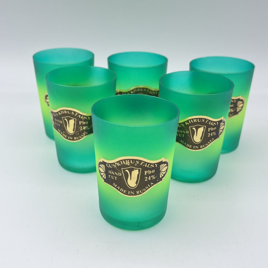 Набор стопок зеленого цвета, стекло, матовое, Гусевской хрустальный завод (Гусь-Хрустальный), Российская Федерация, 1990-2010 гг.