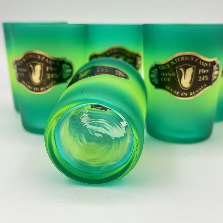 Набор стопок зеленого цвета, стекло, матовое, Гусевской хрустальный завод (Гусь-Хрустальный), Российская Федерация, 1990-2010 гг.