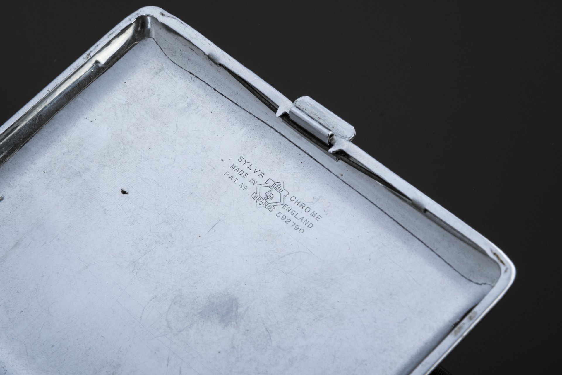 Портсигар с минималистичным декором, Emu Brand