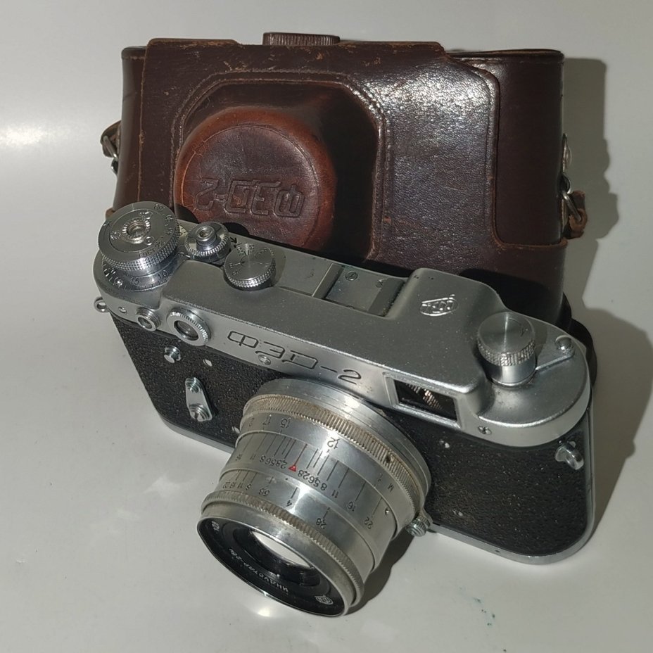 Фотоаппарат пленочный "ФЭД-2" с объективом "Индустар-26м" в оригинальном кофре, металл, пластик, стекло, кожа, Харьковский машиностроительный завод им. Дзержинского (ФЭД), СССР, 1958-1969 гг., Харьковский машиностроительный завод им. Дзержинского (ФЭД)