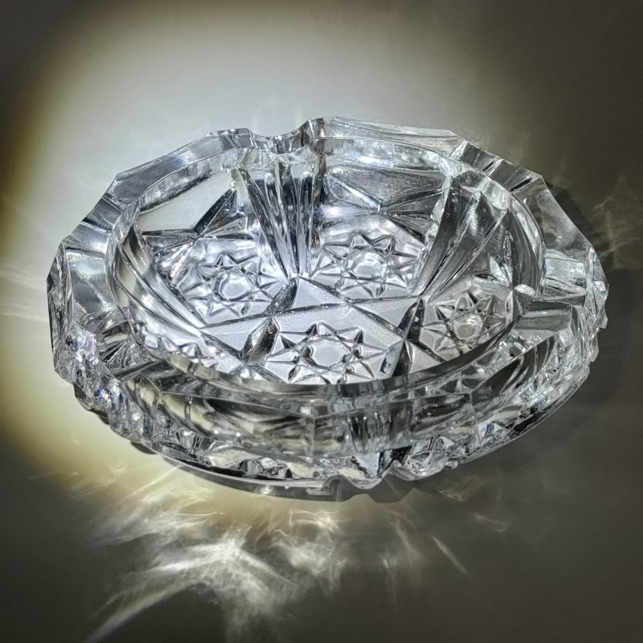 Пепельница настольная с резным геометрическим декором, хрусталь, алмазная грань, СССР, 1970-1990 гг.