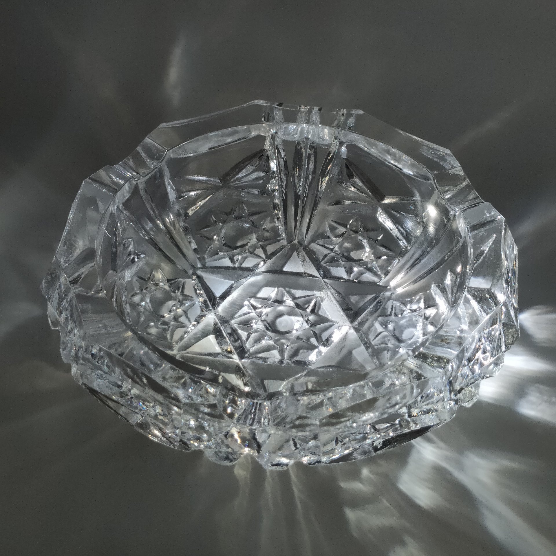 Пепельница настольная с резным геометрическим декором, хрусталь, алмазная грань, СССР, 1970-1990 гг.