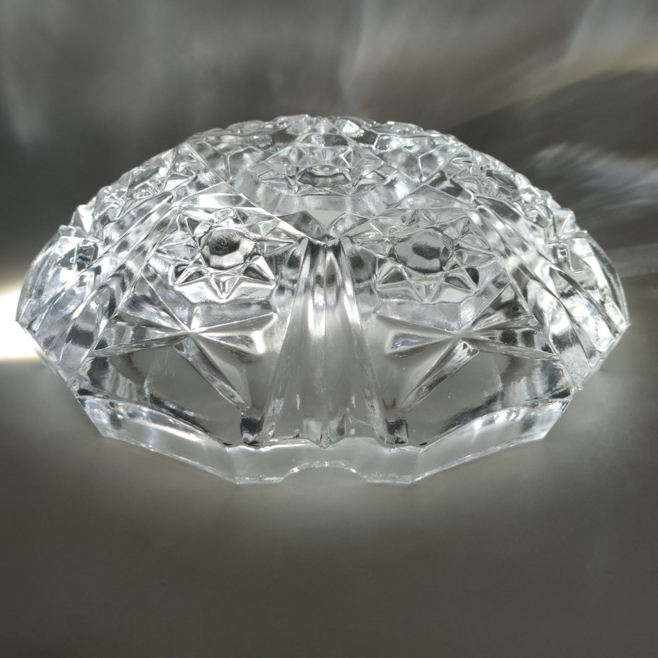 Пепельница настольная с резным геометрическим декором