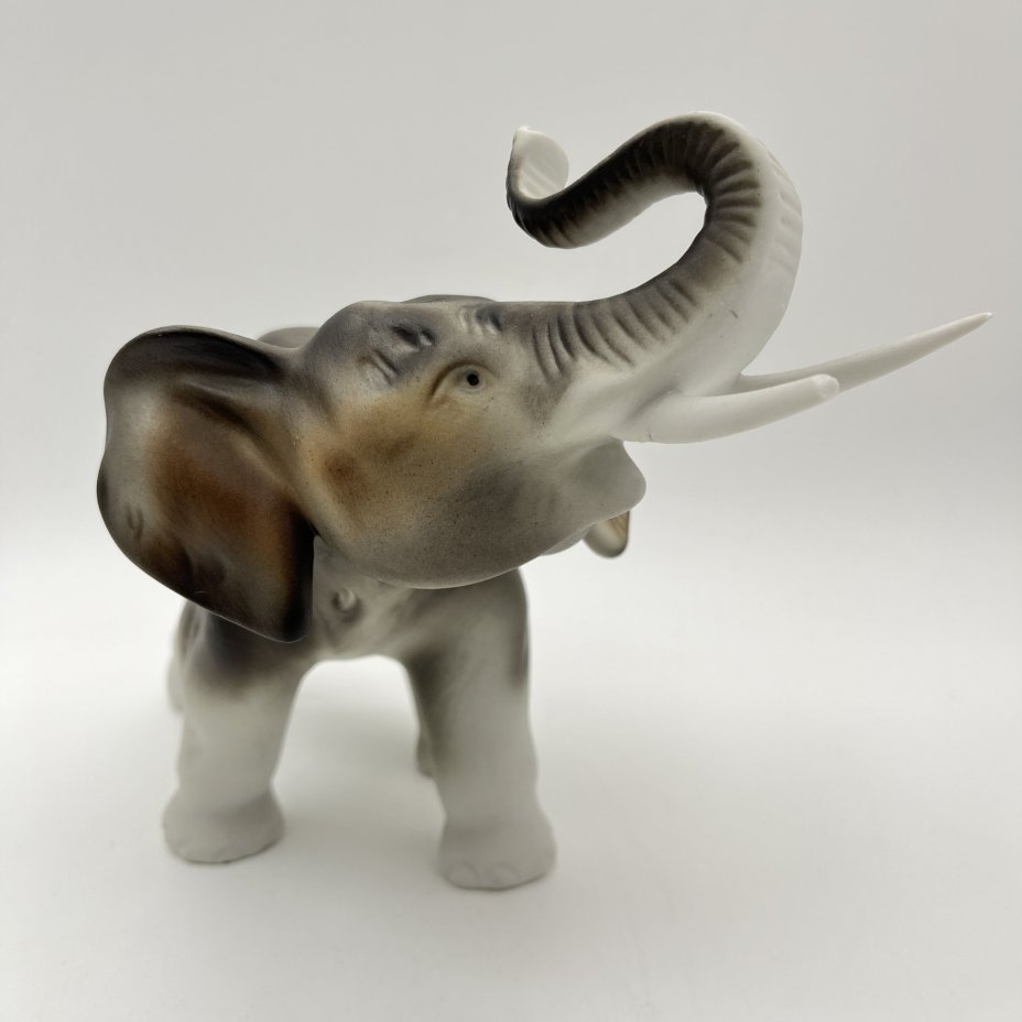 Статуэтка "Слон", фарфор, роспись, Royal Dux, Чехословакия, 1930-1945 гг.