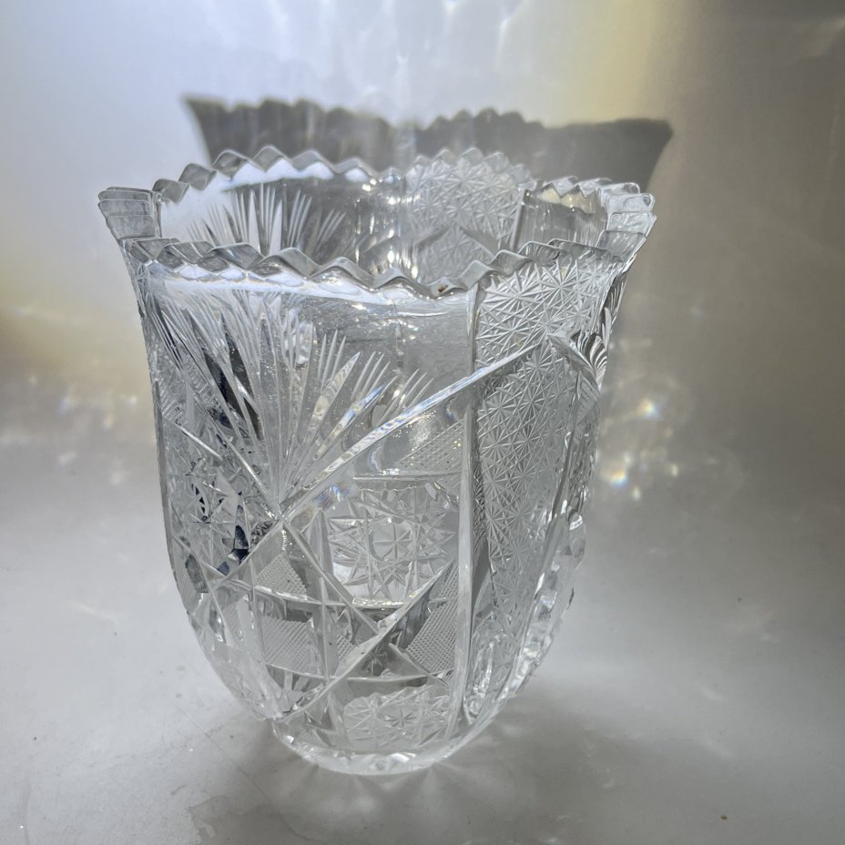 Вазочка для небольшого букета с резным геометрическим декором, хрусталь, алмазная грань, СССР, 1970-1990 гг.