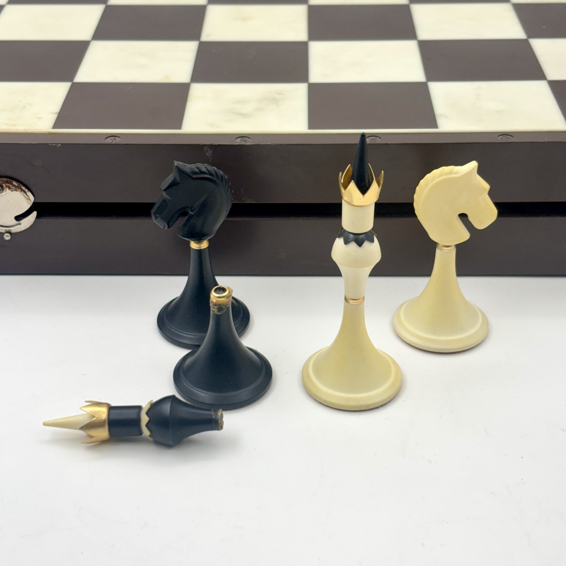 Шахматы в оригинальной упаковке, Минское Производственное объединение пластмассовых изделий