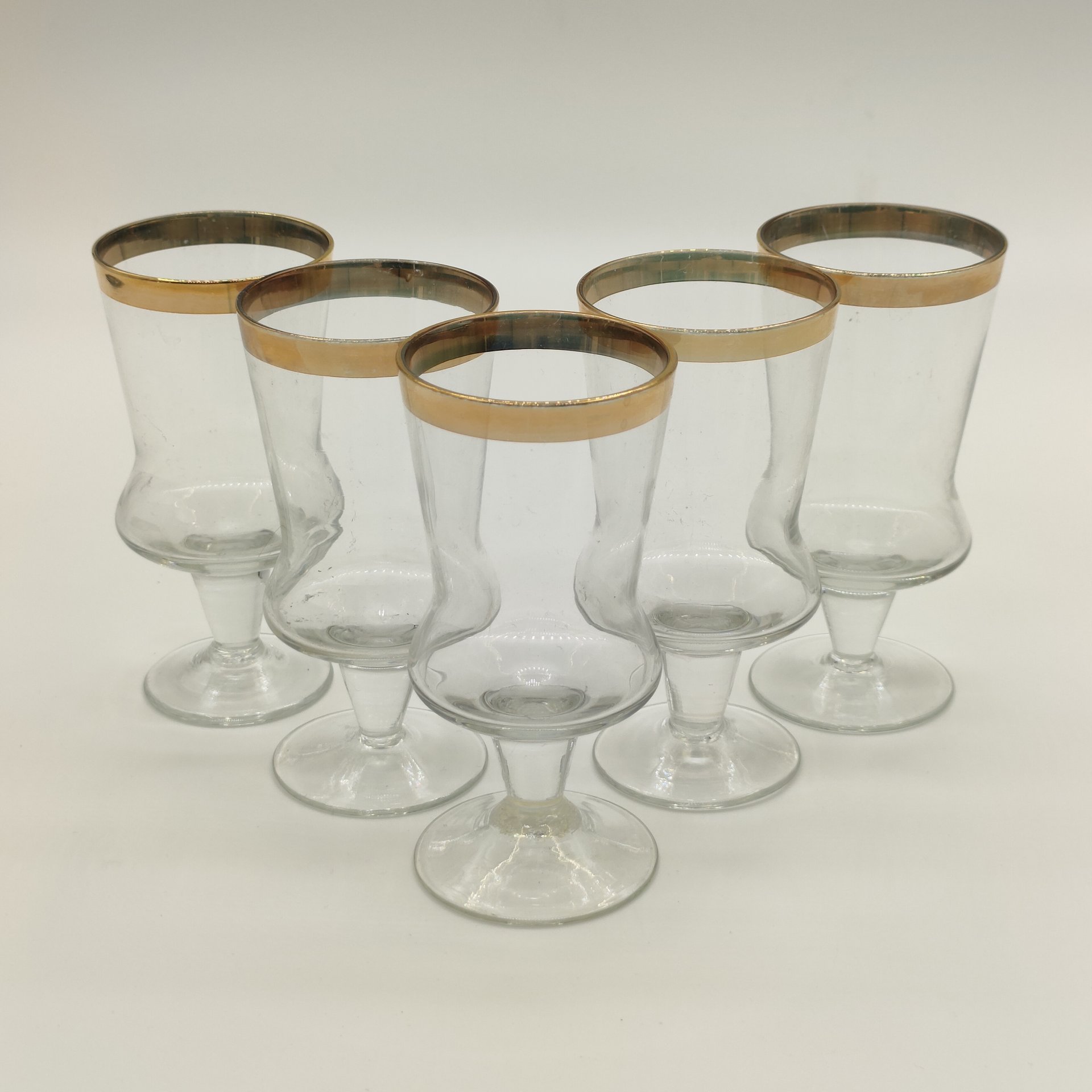 Набор из 5-ти рюмок (фужеров) с декором в виде золотой ленты, стекло, золочение, СССР, 1970-1990 гг.