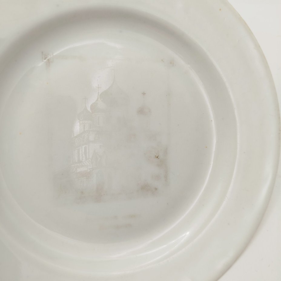 Блюдце декоративное "Знаменский собор. Новгород", фарфор, деколь, Товарищество М.С. Кузнецова, Российская империя, 1890-1910 гг.