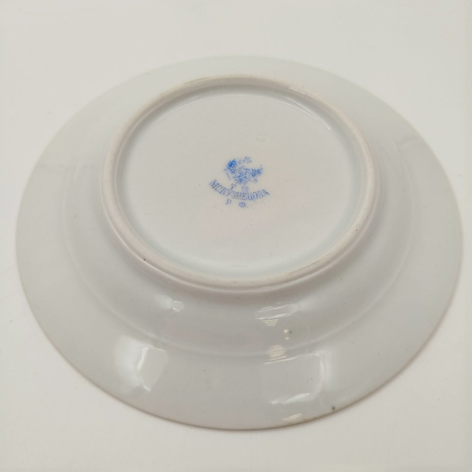 Блюдце декоративное "Знаменский собор. Новгород", фарфор, деколь, Товарищество М.С. Кузнецова, Российская империя, 1890-1910 гг.