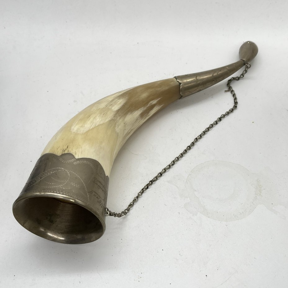 Рог изобилия (кубок для вина) с фигурным навершием