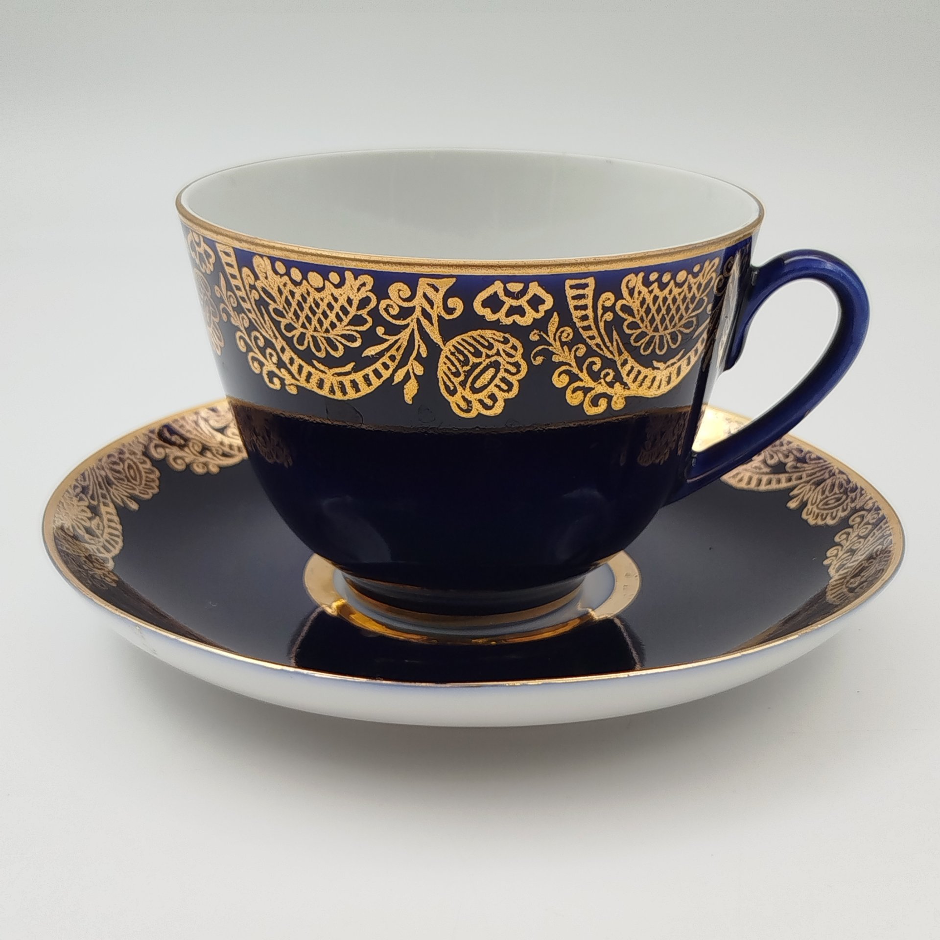 Пара чайная "Золотой фриз", фарфор, крытье кобальтом, Ленинградский фарфоровый завод (ЛФЗ), СССР, 1960-1970 гг.