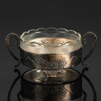 Конфетница (сахарница) агитационная, украшенная изображением звезды и колосьев (Советский Ампир), латунь, стекло, стекло, Московский платиновый завод «Платиноприбор» (МПЗ), СССР, 1930-1940 гг.