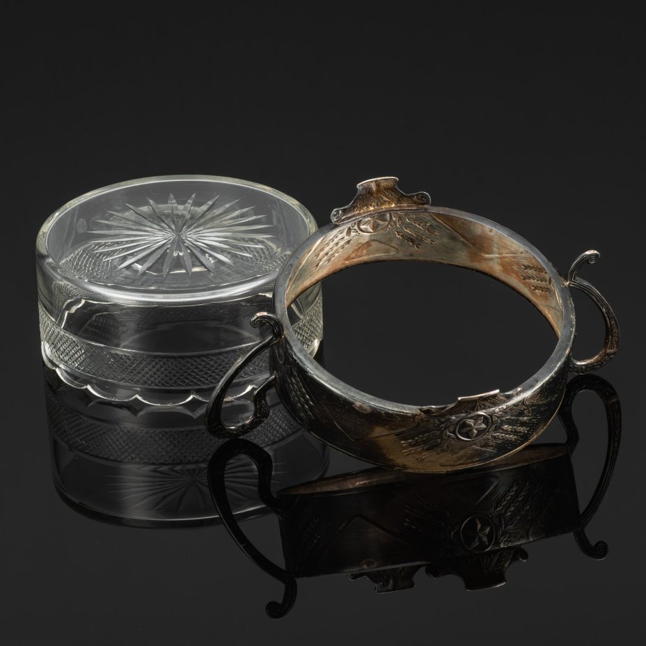 Конфетница (сахарница) агитационная, украшенная изображением звезды и колосьев (Советский Ампир), латунь, стекло, стекло, Московский платиновый завод «Платиноприбор» (МПЗ), СССР, 1930-1940 гг.