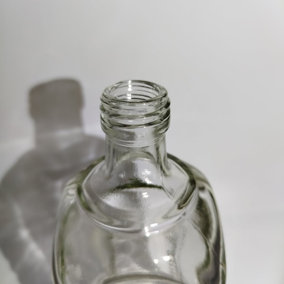 Штоф (бутылка) "Башня" с цветочным декором, стекло, гравировка, Гусевской хрустальный завод (Гусь-Хрустальный), СССР, 1990-2000 гг.