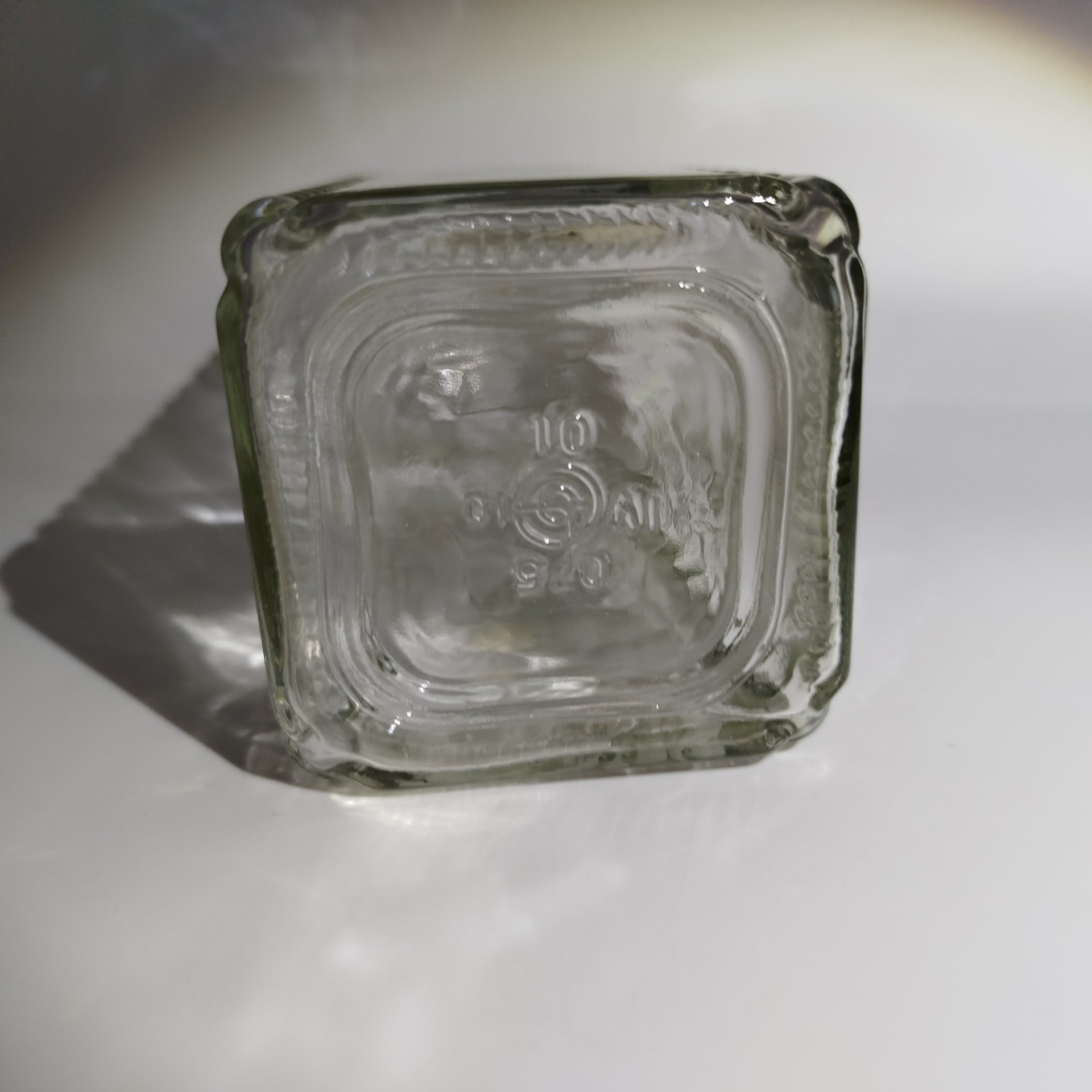 Штоф (бутылка) "Башня" с цветочным декором, стекло, гравировка, Гусевской хрустальный завод (Гусь-Хрустальный), СССР, 1990-2000 гг.