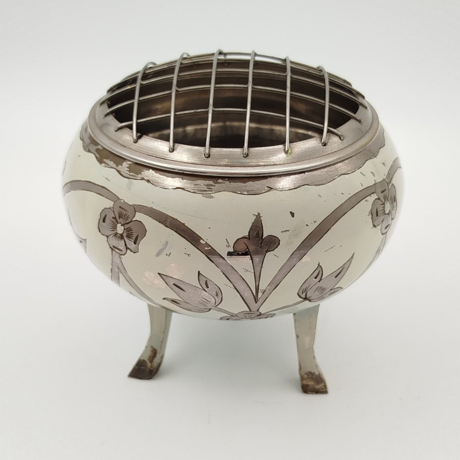 Ваза-ароматница для благовоний с растительным декором