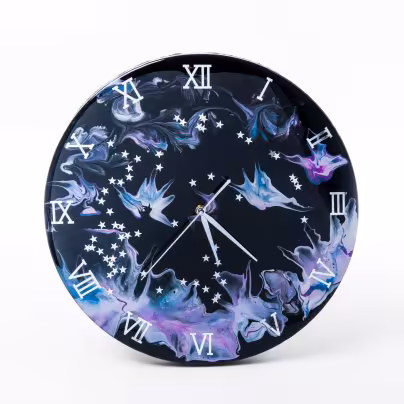 Часы настенные "Летняя ночь", авторская ручная работа в технике Resin Art, Глянцевое 3D покрытие, натуральный камень, металл, Россия, 2021 г.